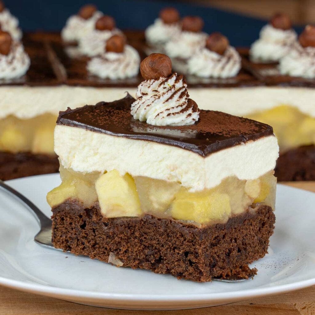 Schoko Apfelschnitten mit Sahnecreme - Sandras Backideen