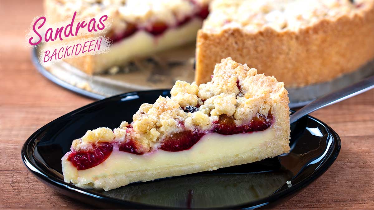 pflaumenkuchen mit streuseln und pudding